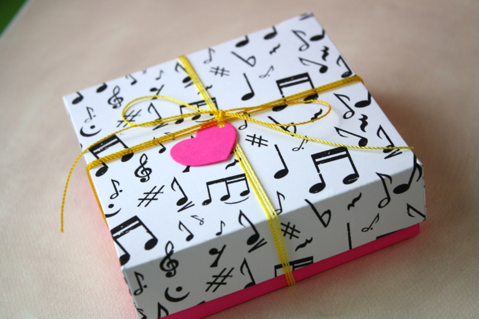 cardstock: stamper&#039;s select white, neon pink<br />
ink: true black<br />
stamps:...