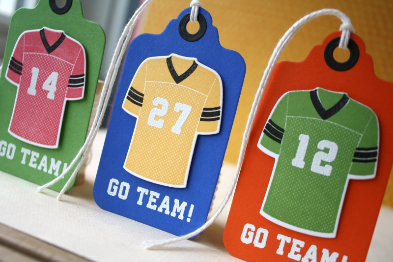 cardstock: new leaf, orange zest, true black, blue-recollections<br />
ink: versamark, pure...