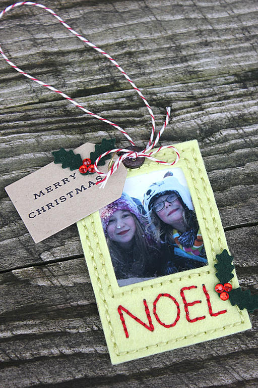 stamps: Keep it Simple: Christmas<br />
<br />
ink: True Black<br />
<br />
cardstock:...