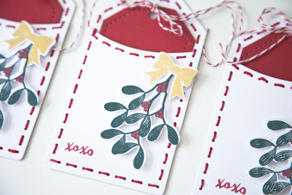Supplies<br />
<br />
Stamps: Merry kiss-mas<br />
<br />
Ink: pure poppy, pinefeather, gold...