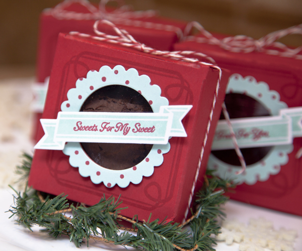 Supplies<br />
Stamps: Just a Little Something, Polka Dot Basics<br />
Ink: pure poppy, aqua...