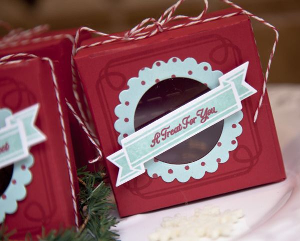 Supplies<br />
Stamps: Just a Little Something, Polka Dot Basics<br />
Ink: pure poppy, aqua...