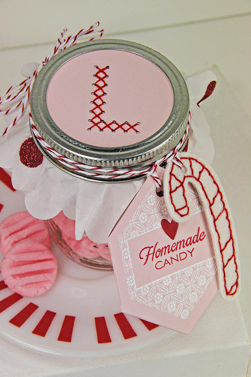 Stamps: Canned, Just For You<br />
Dies: Jar Bonnet, Folded Foodie Die, Seasonal Stitches:...