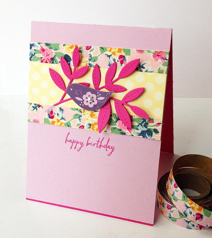 STAMPS: Songbirds<br />
INK: Plum Pudding, Raspberry Fizz<br />
PAPER: Lavender Moon and...