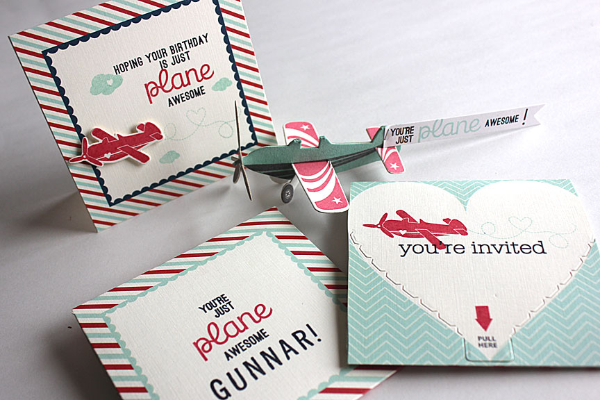 card size: 4 1/4&quot; x 4 1/4&quot;<br />
<br />
invitation size: 4&quot; x 4&quot;<br />...