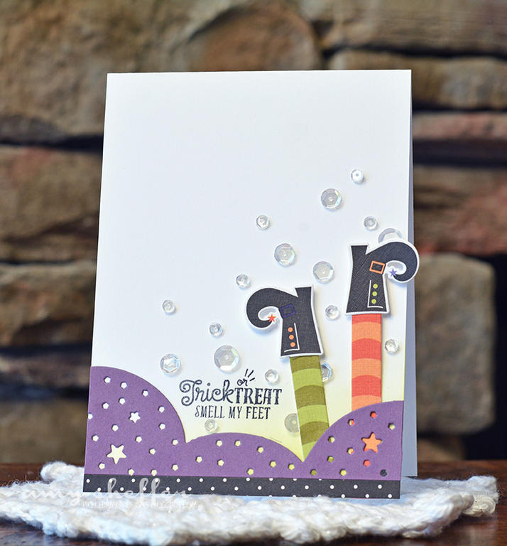 Supplies:  Make It Market Mini Kit: Halloween Pin-Ups kit<br />
Extras: white and Plum Pudding...