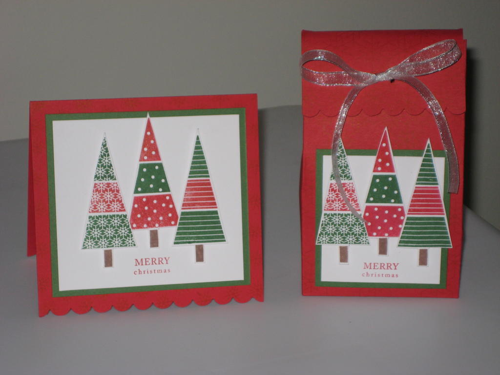 This is a 2-5-7-10 favor or gift box with a matching card. Would make for a great little gift...