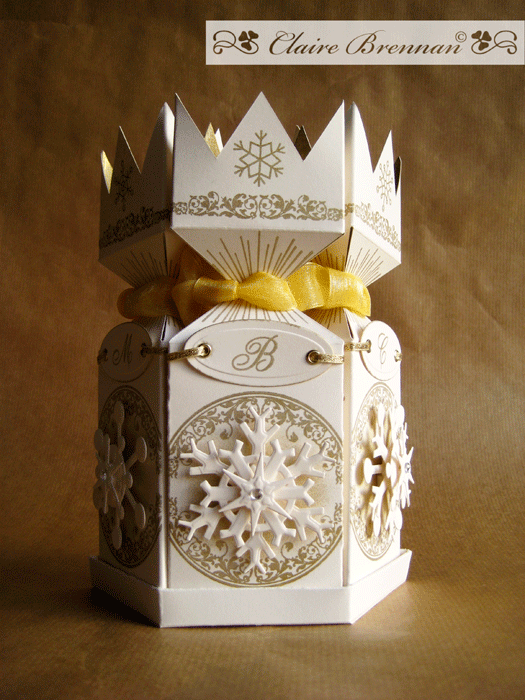 Three kings boxes in cream, in tray