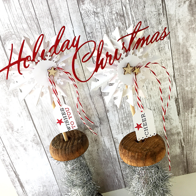 STAMPS: Christmas Cheer<br />
INK: True Black, Pure Poppy<br />
PAPER: white, Pure Poppy<br />...