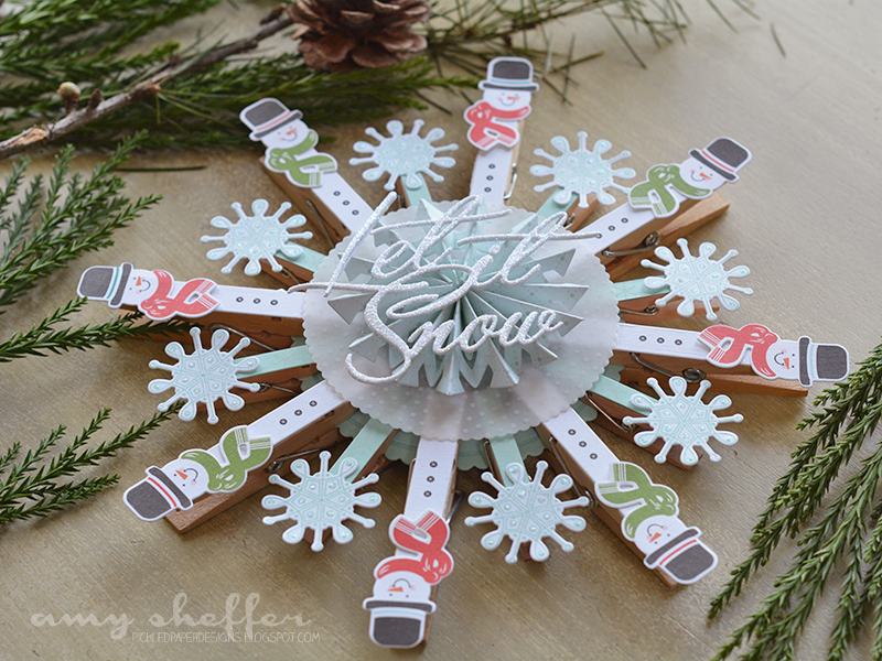 STAMPS: Snowflake Sparkle<br />
DIES: Snowflake Sparkle, Snowflake Medallion, Christmas Cheer,...
