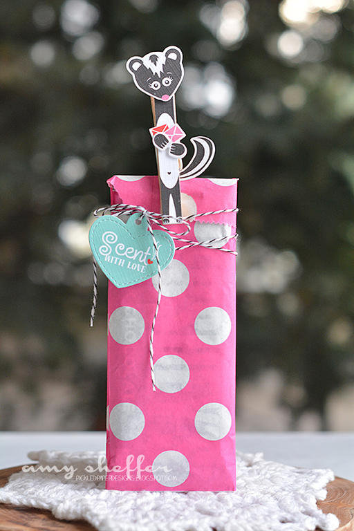 Valentine Pin-Ups kit, True Black baker&#039;s twine