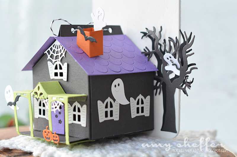 Dies: Tiny Town: Spookville, Tiny Town: Spooky Yard<br />
<br />
Paper: Smokey Shadow, Soft...