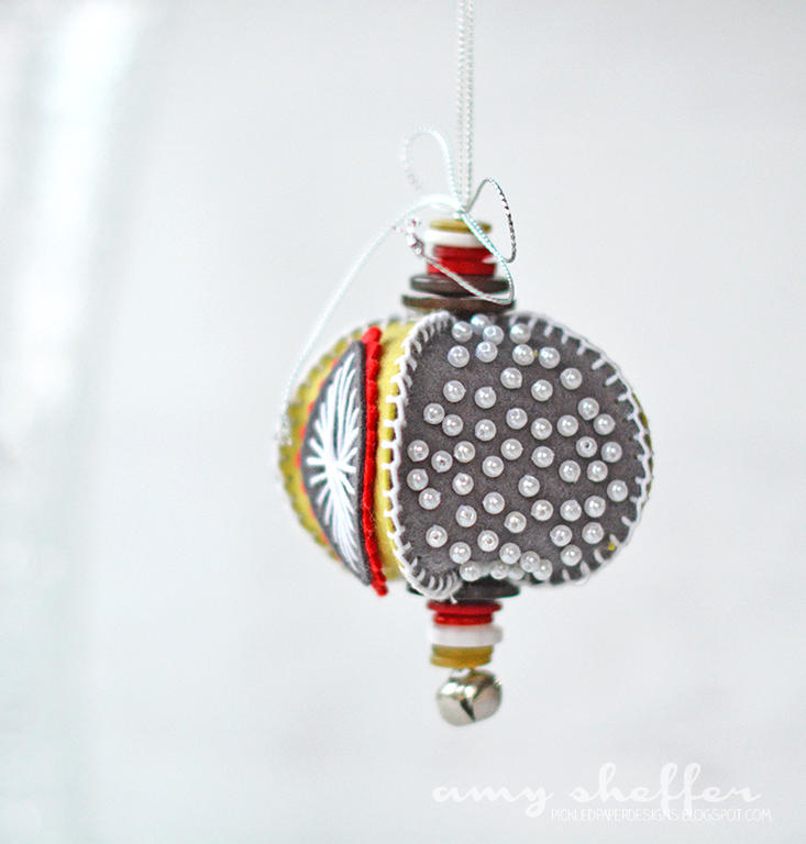 Dies: Stitched Ornaments: Beaded; Stitched Ornaments: Classics<br />
<br />
Other: Smokey...