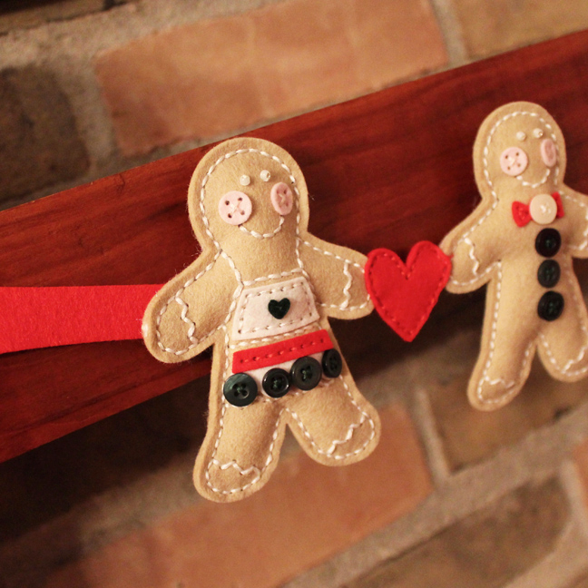 Gingerbread Cookie Garland<br />
Dies: Gingerbread Miss Die, Gingerbread Mister Die,...