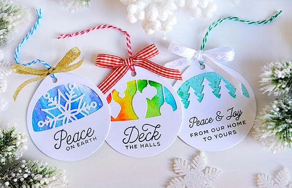 STAMPS: Christmas Cuts Sentiments<br />
DIES: Christmas Cuts Dies, Simple Gift Bow Dies<br />...