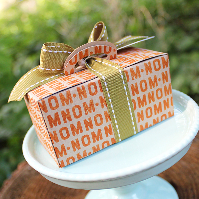 STAMPS: Bite Size Tags<br />
CARDSTOCK: Classic Kraft, Rustic White, Clear<br />
INK: Canyon...