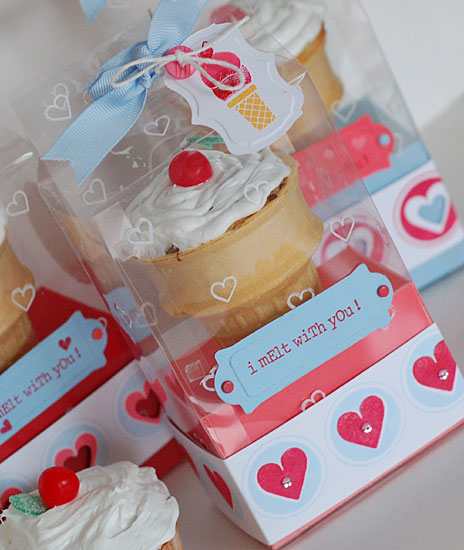 I used Lauren's new Lollipop-Along template to create these fun ice cream cone cupcake...