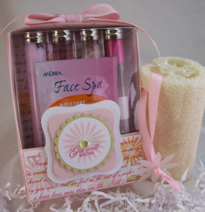Spa Day gift set<br />
This gift set holds a face spa kit, bath lotion, blody wash, bath salts...