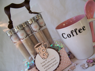 Cocoa to go! go!<br />
This is a cute way to present some vienna coffee mix in the tubes.<br />...