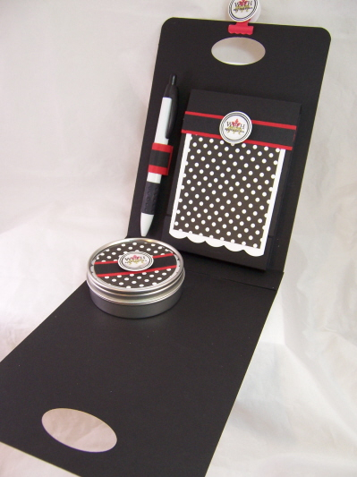 This is the perfect tote to present your gift of a designed Deluxe Stationery set!<br />
<br />...