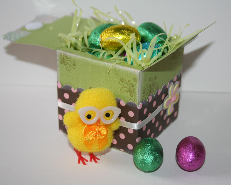 Easter box - template and instructions on my blog <img src="styles/default/xenforo/clear.png"...