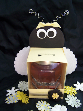 Another little creature! A Busy Bee!!<br />
<br />
Supplies: <br />
<br />
My Timeless...