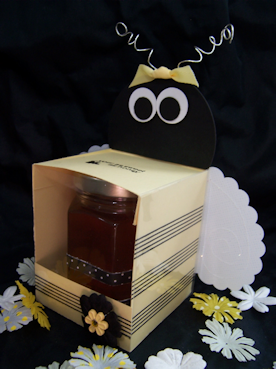 Another little creature! A Busy Bee!!<br />
<br />
Supplies: <br />
<br />
My Timeless...