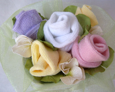 Booty Flowers<br />
<br />
Supplies:<br />
<br />
Stamps: Background Basics: Spots and...