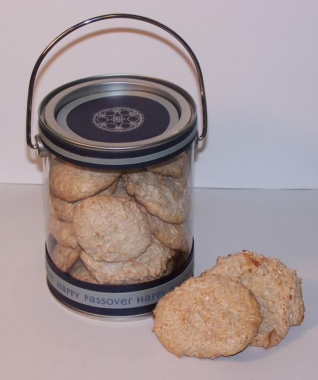 I altered a med paint can using images from the Mazel Tov set. More details and the recipe for...