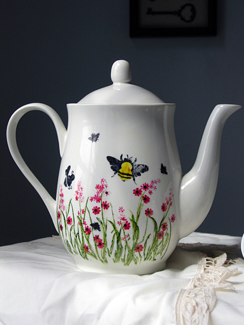 Tea Set~Honey Bees~GSS April