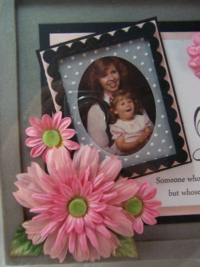 Supplies:<br />
<br />
Keepsake photo frame<br />
<br />
Stamps: Mother, Friends til the...