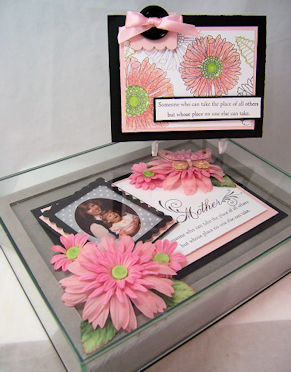 Supplies:<br />
<br />
Keepsake photo frame<br />
<br />
Stamps: Mother, Friends til the...