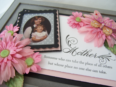 Supplies:<br />
<br />
Keepsake photo frame<br />
<br />
Stamps: Mother, Friends til the...