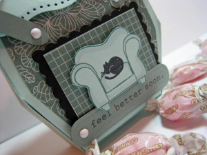 Close up of Pack A Picnic basket Easy Chair and Kitty