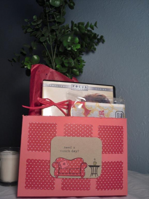 Couch Gift Box Hollie Shepard