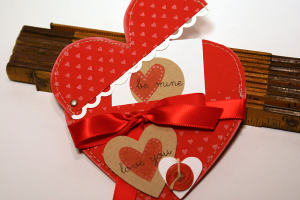 Love Note Heart Pocket - open