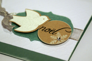 Dove Noel card - detail