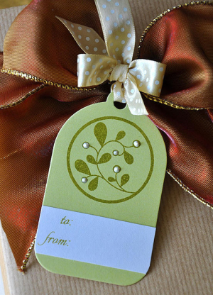 Green Mistletoe Tag