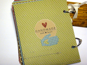 Love Lives Here Mini Book - back