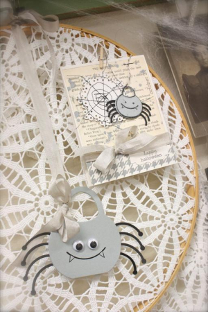 Spider Card and Large Spider