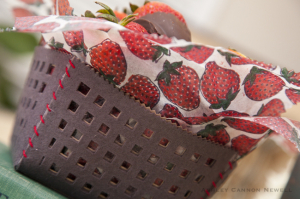 Chocolate Covered Strawberry Basket detail