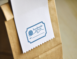 Close Knit Gift Bag Back