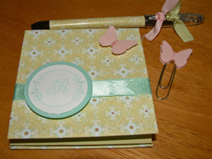 Post it cover, Pen, Paperclip