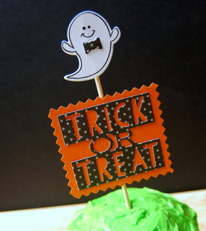 Trick or Treat cupcake close