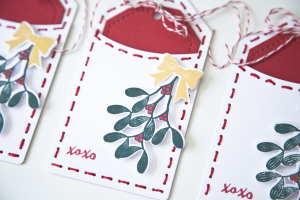 XOXO Mistletoe Tags
