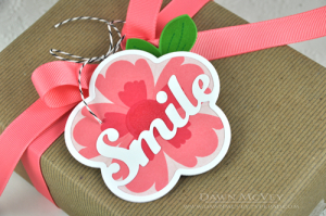 Smile gift tag detail