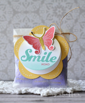 Smile XOXO Flower Tag