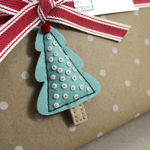 Flat Tree Ornament Close Up Gallery