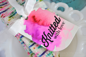 Knitted tag detail