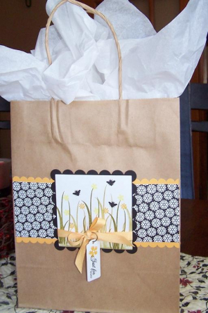 bee gift bag